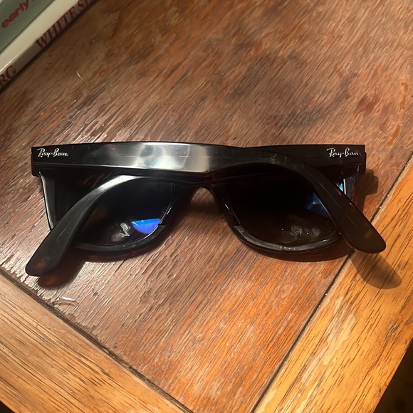 RayBan Wayfarer Sunglasses - Vintage Sunglasses - RayBan Eyewear - Glasses - Picture 2 of 6